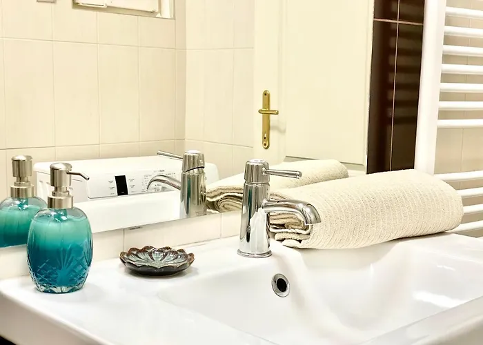 Riverside Panoramic Lejlighed